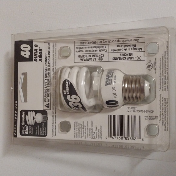 GE energy smart light bulbs you get a box of 3 - Picture 4 of 4